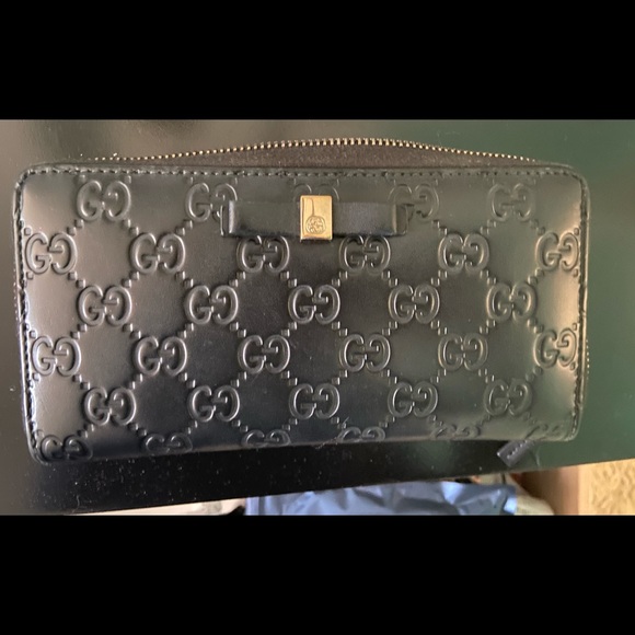 Gucci signature zip around wallet with bow - Picture 1 of 3